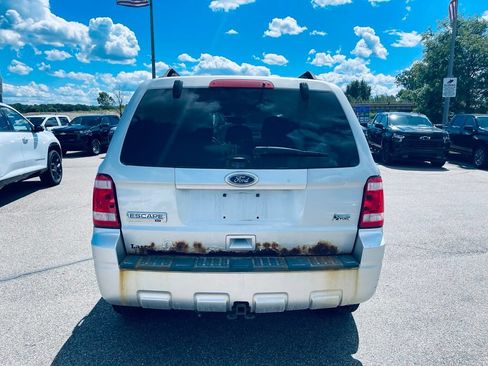 Used 2011 Ford Escape XLT w/ Class II Trailer Tow Pkg FWD image 5