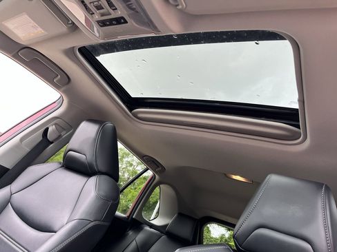 Used 2019 Toyota RAV4 XLE Premium FWD image 22