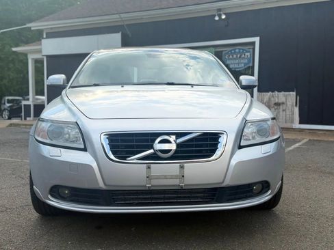 Used 2011 Volvo S40 T5 w/ Preferred Pkg FWD image 2