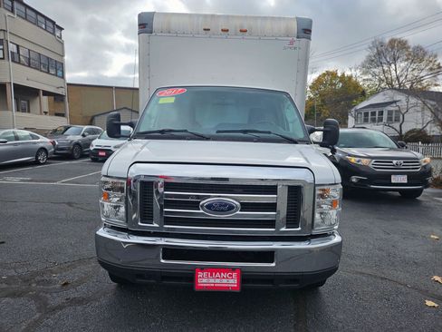Used 2017 Ford E-350 and Econoline 350 Super Duty w/ Power Windows & Locks Group image 9