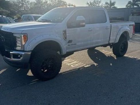 Used 2019 Ford F250 Lariat w/ Lariat Ultimate Package image 2