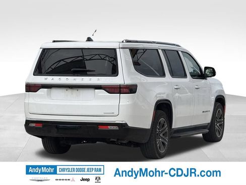 Used 2024 Jeep Wagoneer L Series II w/ Flexible Seating Group AWD/4WD image 7