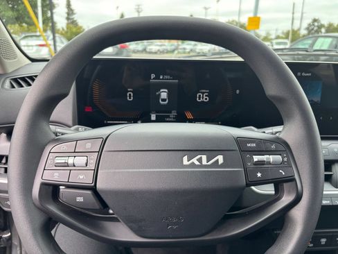 Used 2026 Kia K4 FWD image 28