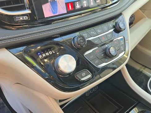 Certified 2022 Chrysler Pacifica Limited image 21