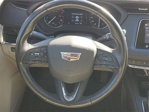 Used 2019 Cadillac XT4 Premium Luxury w/ Cold Weather Package image 13