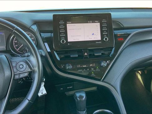 Used 2022 Toyota Camry SE FWD image 7