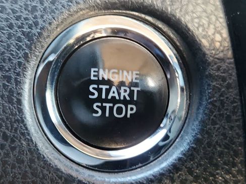 Used 2017 Toyota Corolla SE w/ SE Premium Package image 24