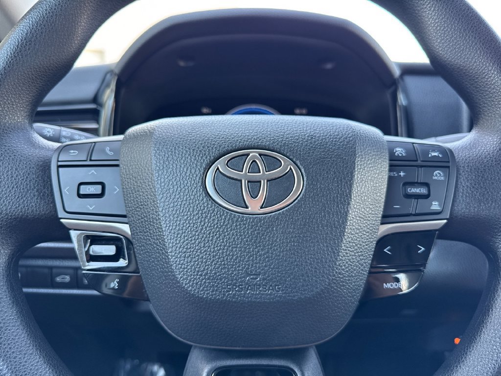 Used 2025 Toyota Camry LE FWD image 21