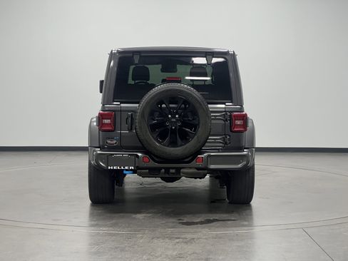 Used 2021 Jeep Wrangler Unlimited Sahara image 7