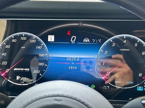 Used 2025 Mercedes-Benz G 63 AMG 4MATIC image 25