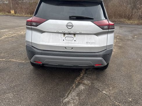 Used 2023 Nissan Rogue SV image 4
