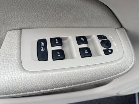 Used 2022 Volvo S60 B5 Inscription image 22