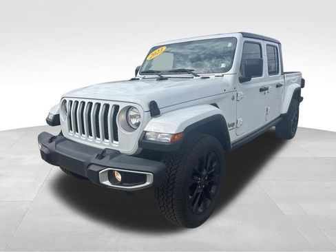 Used 2023 Jeep Gladiator Overland AWD/4WD image 2
