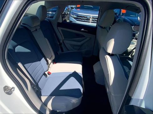 Used 2025 Volkswagen Jetta SE w/ Sunroof Package FWD image 22