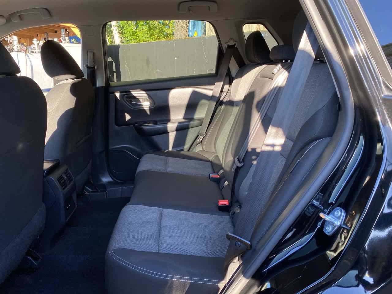 Used 2025 Nissan Rogue SV AWD/4WD image 15