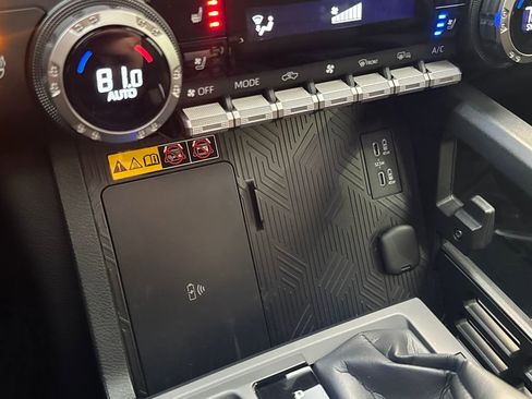 Used 2025 Toyota Tacoma Limited image 28