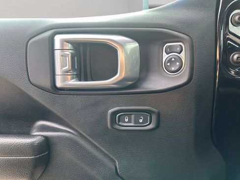 Used 2022 Jeep Gladiator Sport AWD/4WD image 42