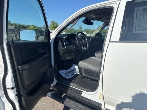 Used 2019 RAM 1500 Express w/ Wheel & Sound Group AWD/4WD image 10