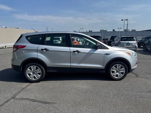 Used 2016 Ford Escape S FWD image 4