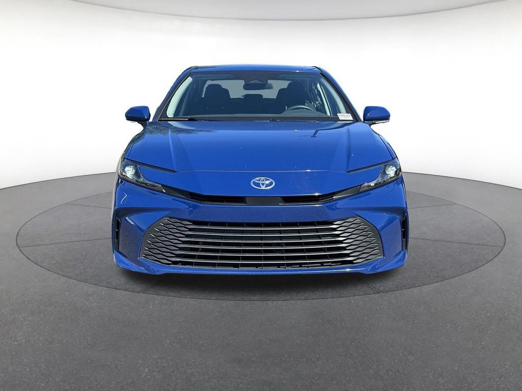 Used 2025 Toyota Camry LE FWD image 9