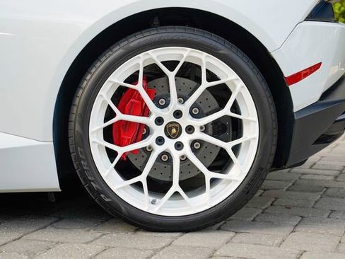 Used 2016 Lamborghini Huracan LP 610-4 Avio image 17