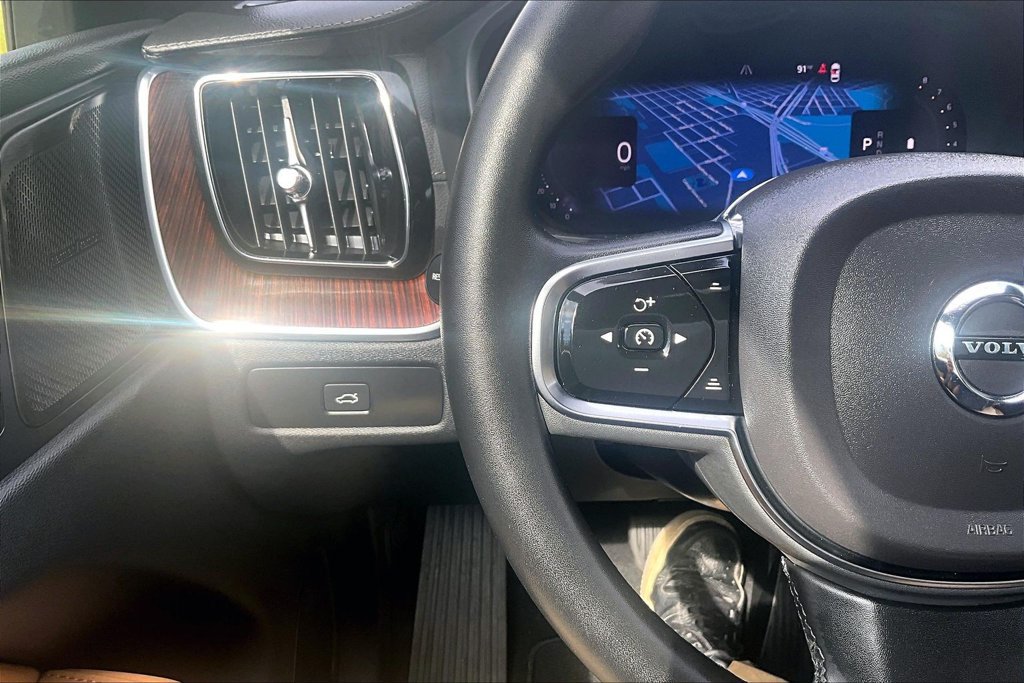Certified 2024 Volvo XC60 B5 Ultimate w/ Protection Package Premier AWD/4WD image 26