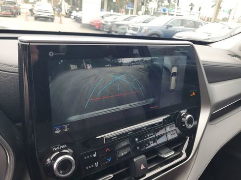 Used 2022 Toyota Highlander Platinum image 24