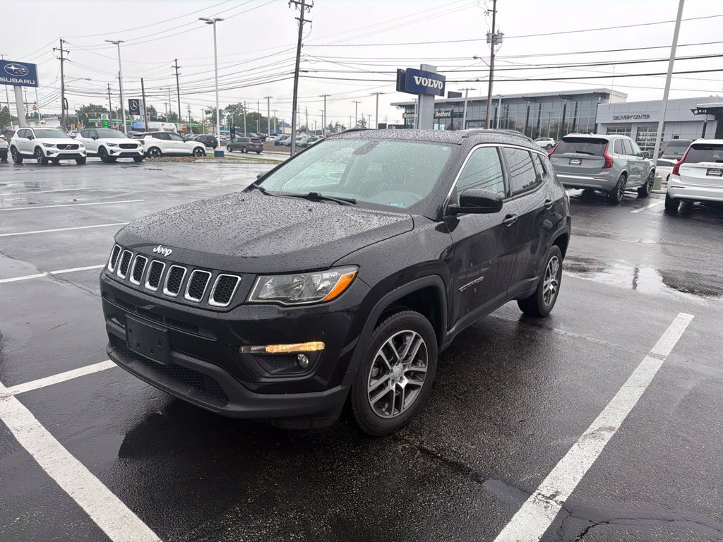 Used 2018 Jeep Compass Latitude w/ Popular Equipment Group AWD/4WD image 3