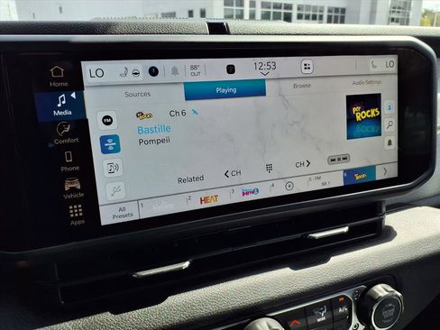 New 2025 Jeep Gladiator Willys image 5