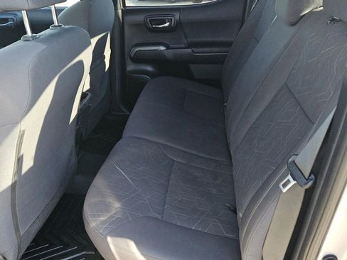 Used 2017 Toyota Tacoma TRD Sport image 25