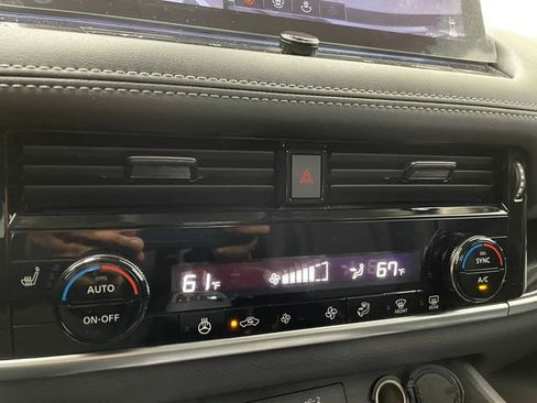 Used 2024 Nissan Rogue SL image 38