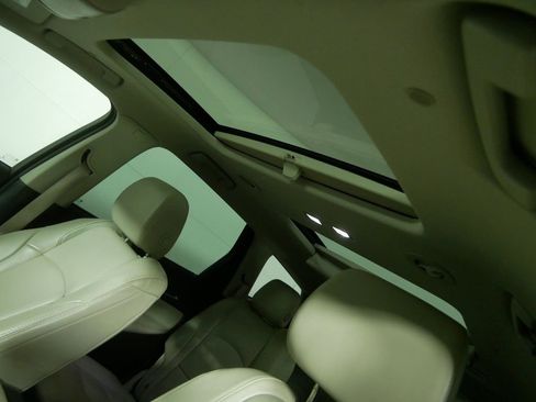 Used 2018 Buick Enclave Premium w/ Experience Buick Package image 12