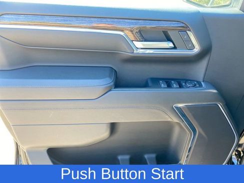 Used 2024 GMC Sierra 1500 SLE image 23