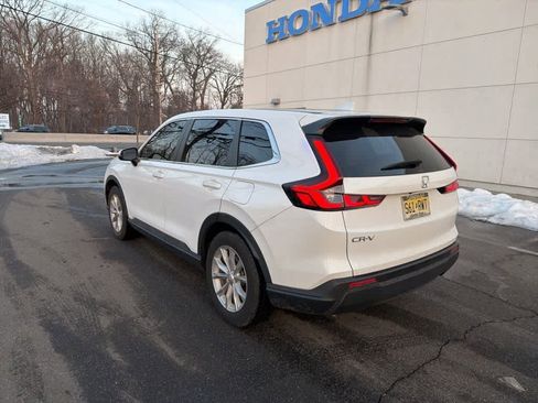 Used 2023 Honda CR-V EX image 9