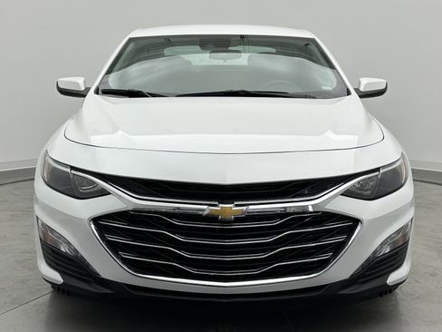 Used 2025 Chevrolet Malibu LT image 2