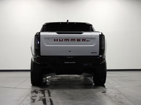 Used 2025 GMC Hummer EV 2X w/ LPO, Sport Package AWD/4WD image 5