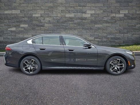 New 2026 BMW 530i xDrive w/ Premium Package AWD/4WD image 7