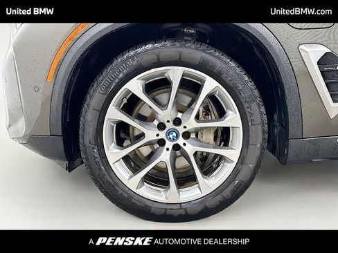 Used 2024 BMW X5 xDrive50e w/ Parking Assistance Package image 2