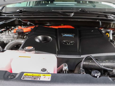 Used 2024 Toyota Tundra Limited image 33