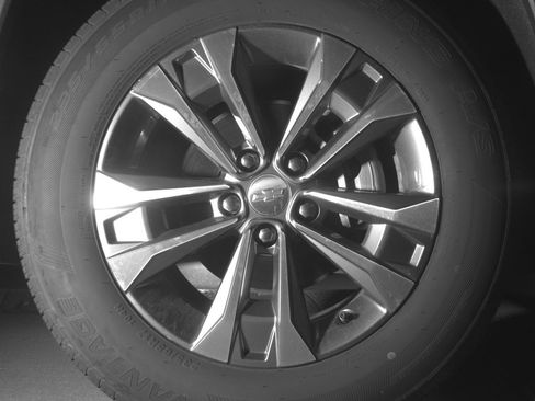 Used 2025 Chevrolet Equinox LT FWD image 13