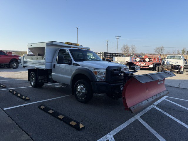 Used 2014 Ford F550 4x4 Regular Cab Super Duty image 4