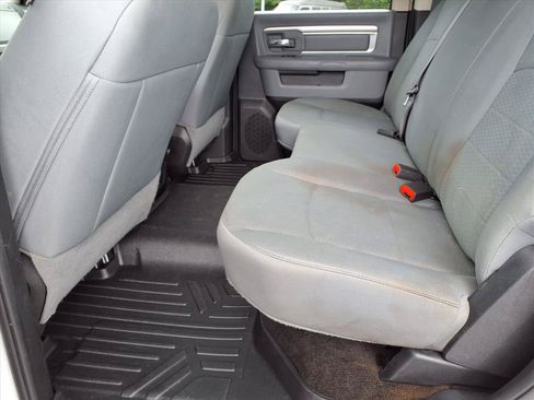 Used 2017 RAM 1500 Classic SLT AWD/4WD image 10