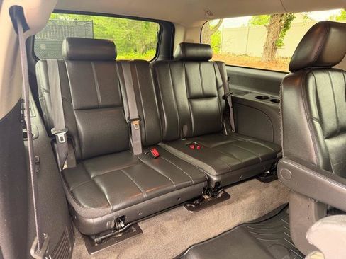 Used 2014 Chevrolet Suburban LT AWD/4WD image 21