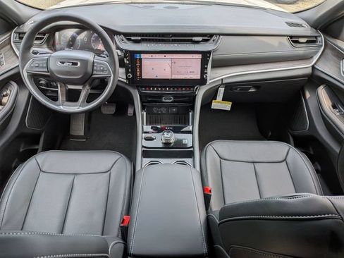 New 2026 Jeep Grand Cherokee Limited AWD/4WD image 16
