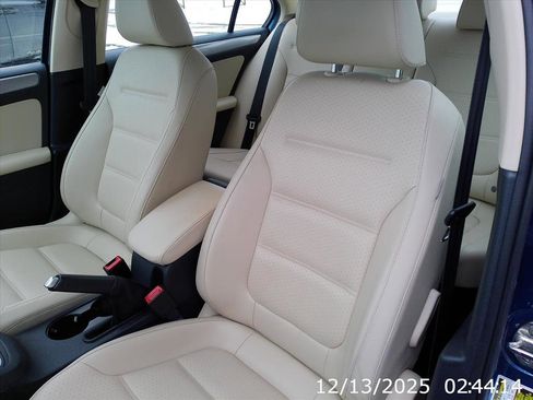 Used 2018 Volkswagen Jetta SE image 11