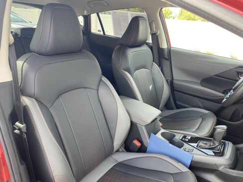 Used 2025 Subaru Crosstrek 2.5i Limited w/ Crosstrek Mirror Package image 21