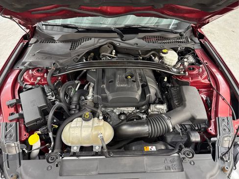 Used 2018 Ford Mustang Coupe RWD image 26