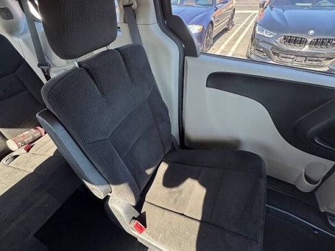 Used 2016 Dodge Grand Caravan SE w/ Quick Order Package 29E SE FWD image 18