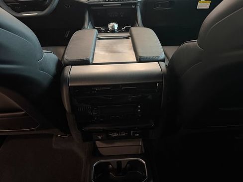 New 2026 Jeep Grand Wagoneer L Limited AWD/4WD image 26