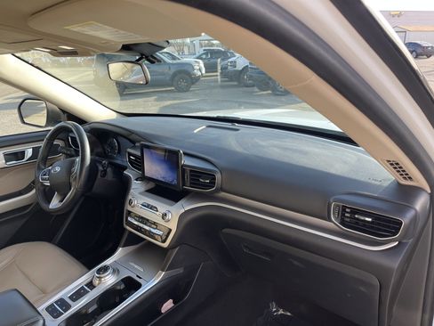 Used 2021 Ford Explorer XLT w/ Equipment Group 202A image 22